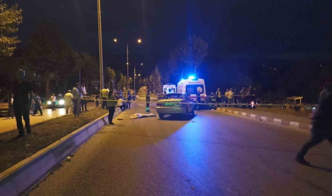 Kastamonu’nun Tosya ilçesinde sürücü Mustafa İnci (54), kullandığı otomobilin direksiyon