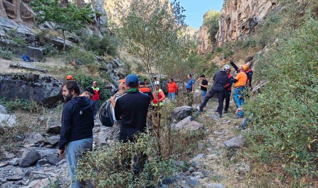 Kayseri'nin Kırlangıç Vadisi'nde dağcı Nurettin Özcan (50), düşerek hayatını kaybetti.