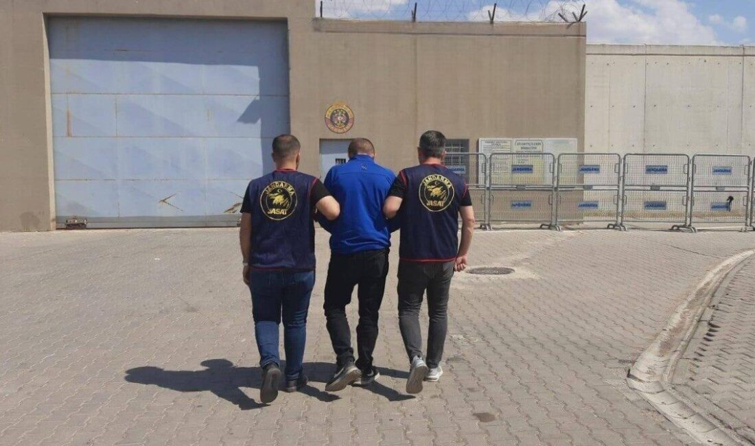 Gaziantep'te, uyuşturucu ticareti suçundan 14 yıl hapis cezası bulunan E.D.,