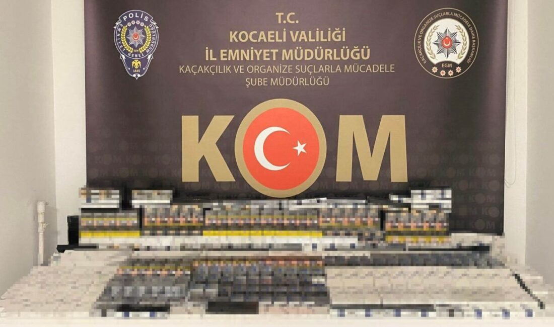 Kartepe'de bir araçta yapılan aramada 700 paket gümrük kaçağı sigara