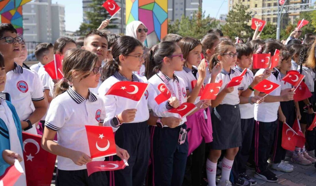 Niğde’de İlköğretim Haftası, Kemal Aydoğan İlkokulu’nda gerçekleştirilen bir törenle kutlandı.