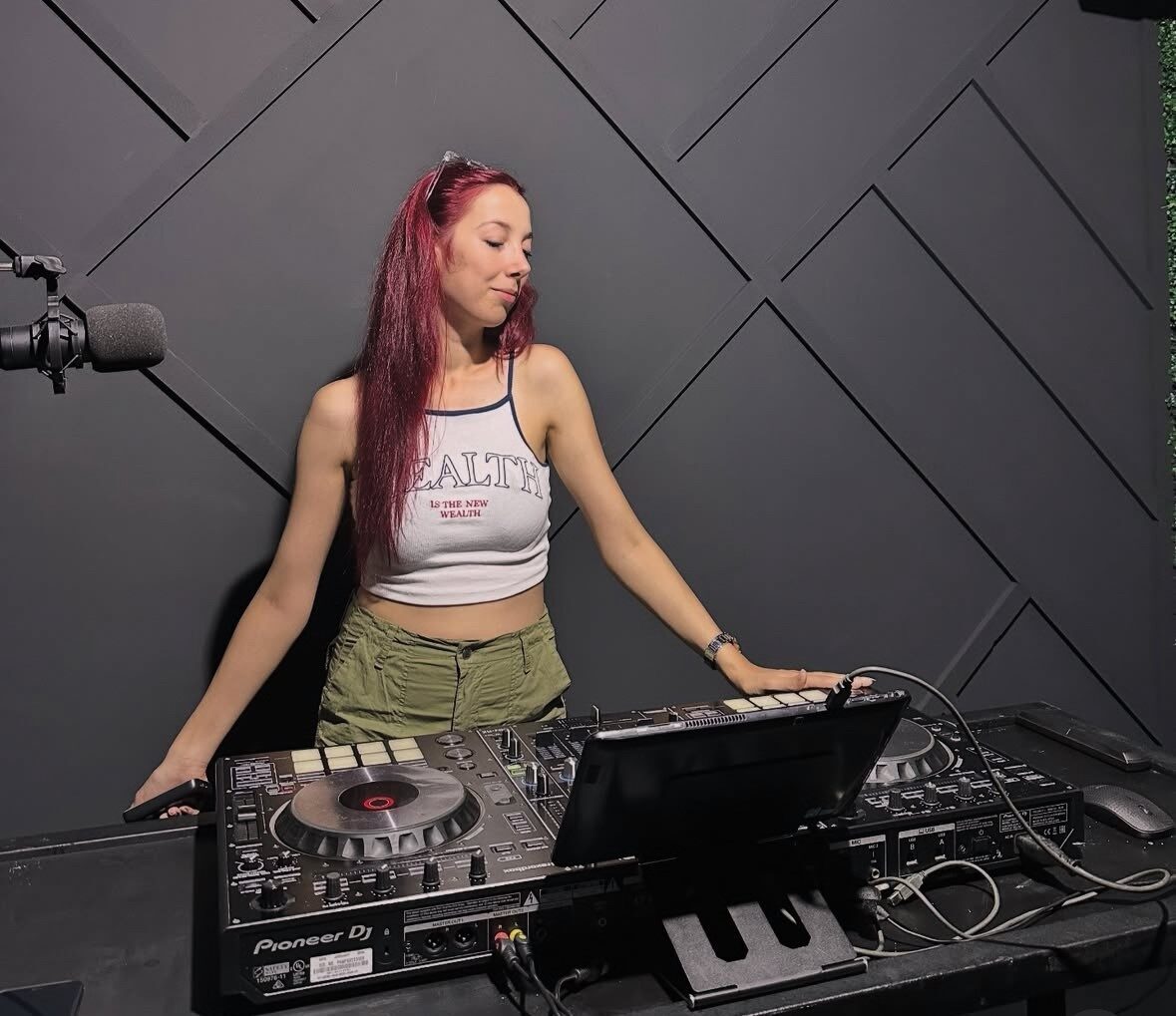 Bolu'da nişanlanan 30 yaşındaki DJ Elif Özcan, sadece iki gün