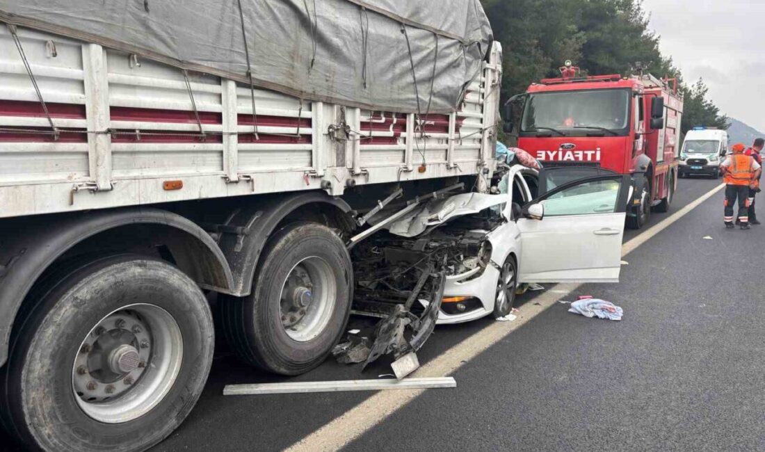 Osmaniye'nin Bahçe ilçesinde otomobilin tıra arkadan çarpması sonucu 4 kişi