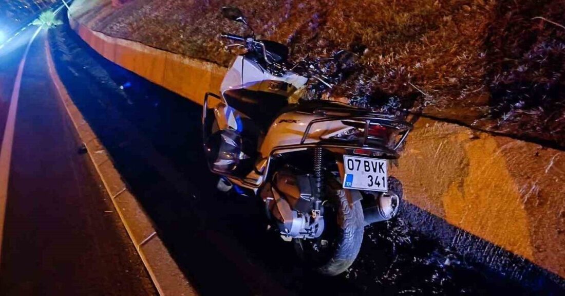 Antalya'nın Gazipaşa ilçesinde otomobilin motosikletliye çarpması sonucu M.Y. yaralandı. Kaza,
