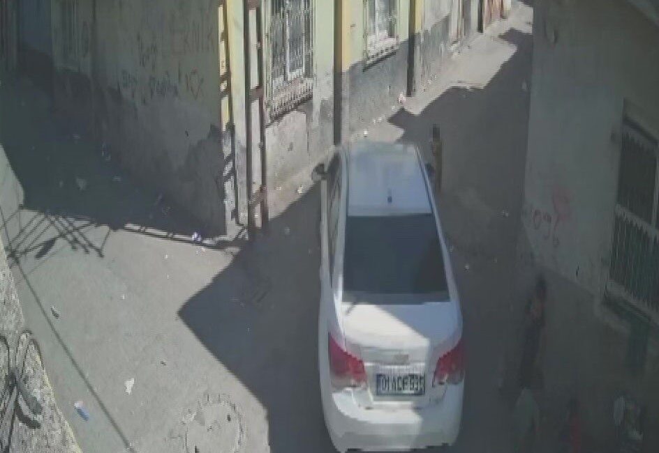 Adana'nın Yüreğir ilçesinde, 2 yaşındaki Cumali Çağlar, bir otomobilin çarpması