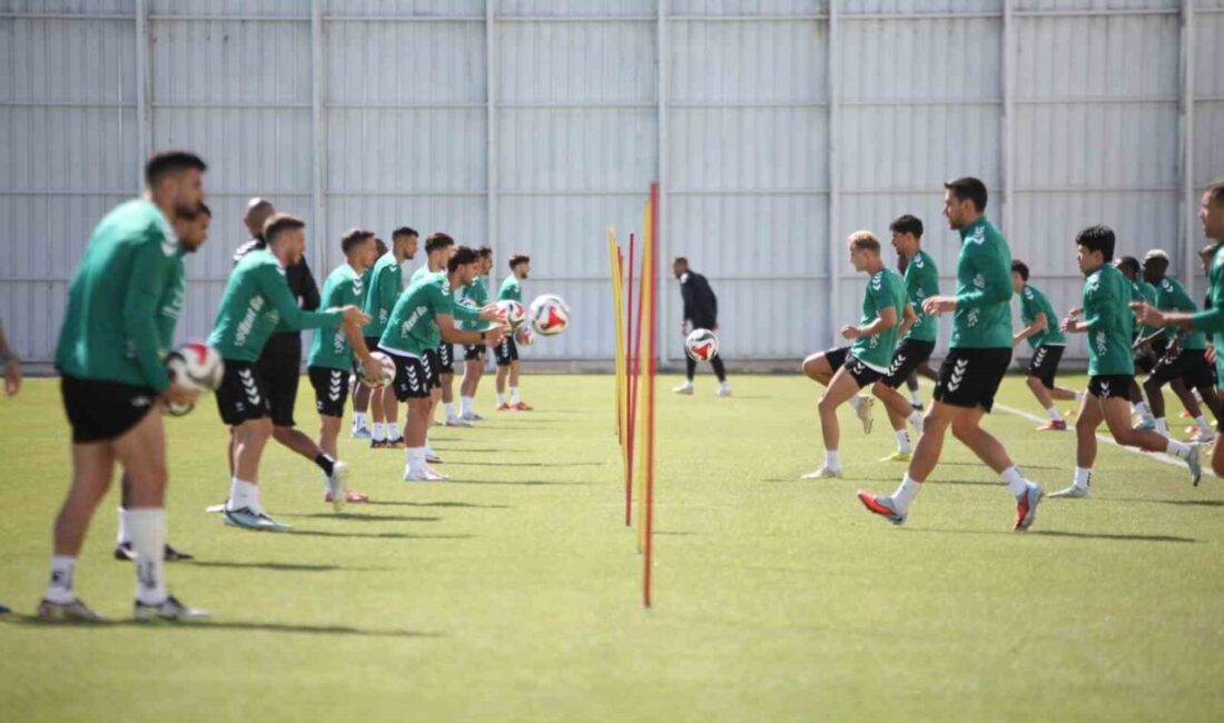 Konyaspor Teknik Direktörü Recep Uçar, Başakşehir ile oynayacakları maçta Galatasaray