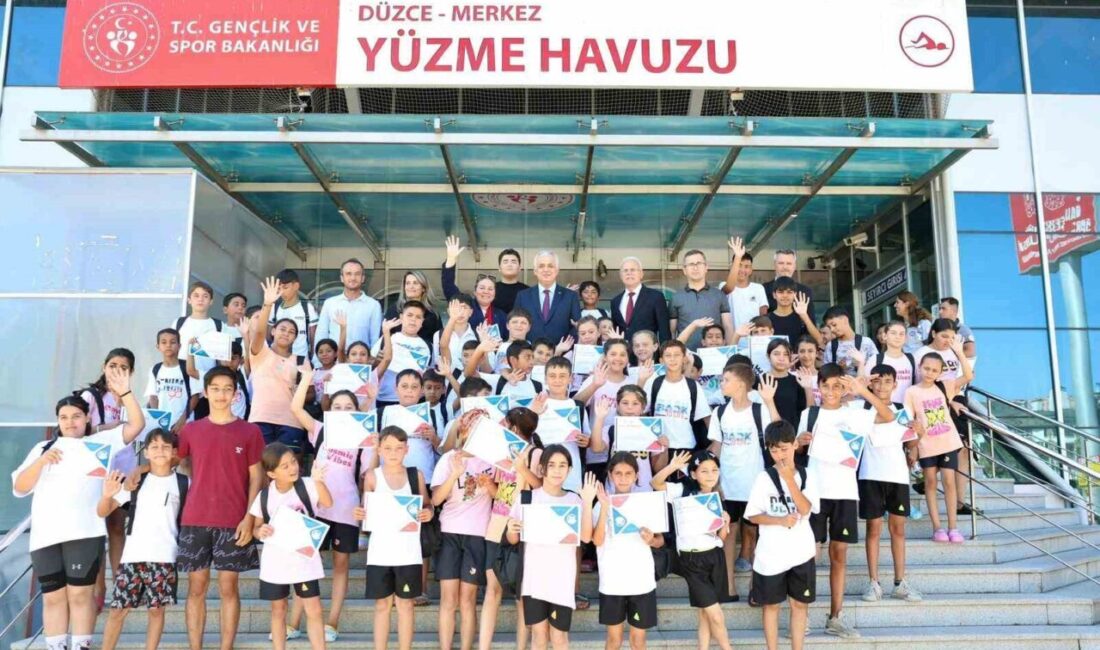 Düzce'deki roman çocuklara yönelik yüzme kursu başarıyla tamamlandı. 135 çocuk,
