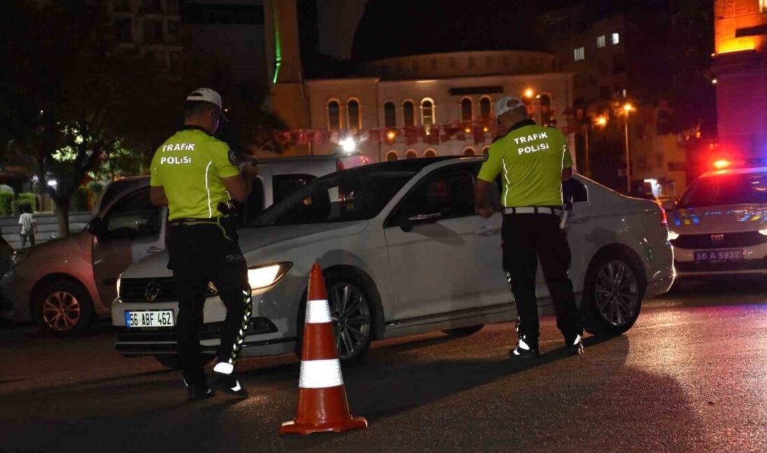 Siirt'te polis, trafik güvenliğini artırmak amacıyla gerçekleştirdiği denetimlerde 361 aracı