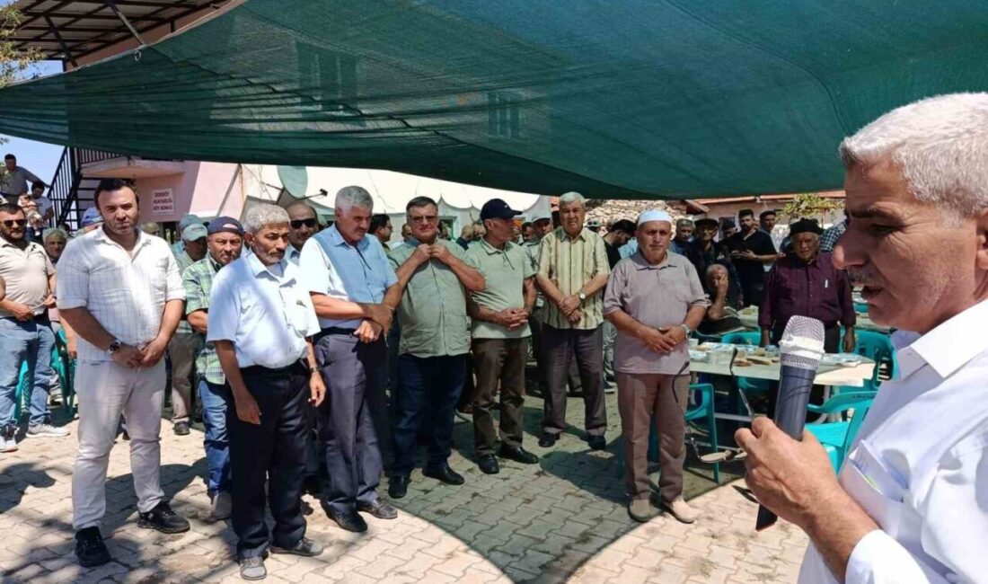 Kütahya'nın Simav ilçesi Dereköy'de gerçekleştirilen hayır ve yağmur duası etkinliğinde,