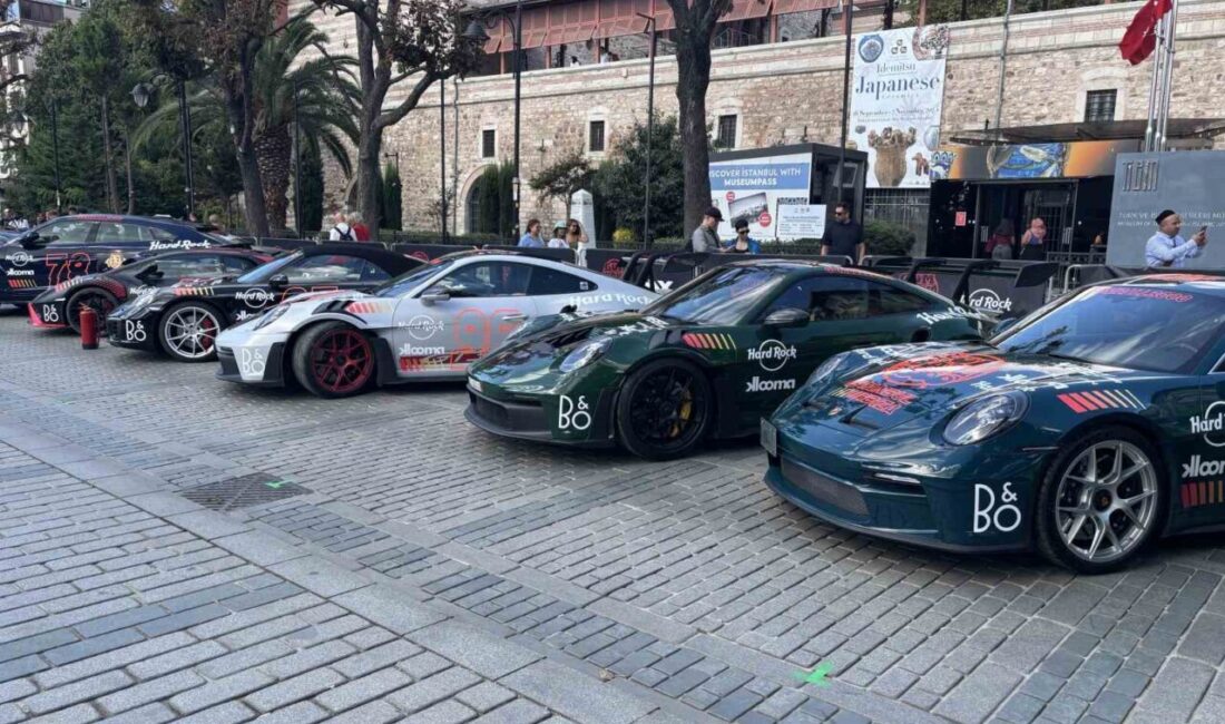 Sultanahmet Meydanı, Gumball 3000 Rallisi öncesinde düzenlenen sergiyle otomobil tutkunlarını