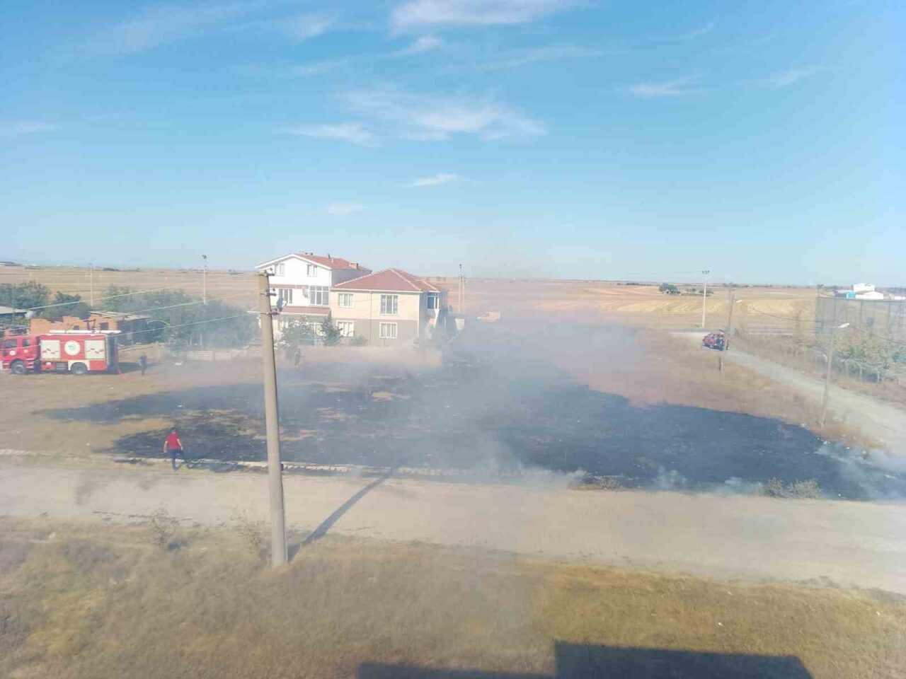 Tekirdağ’ın Muratlı ilçesindeki Kazımdirik-Turan Mahallesi Kırkkepenekli yolu üzerindeki otluk alanda