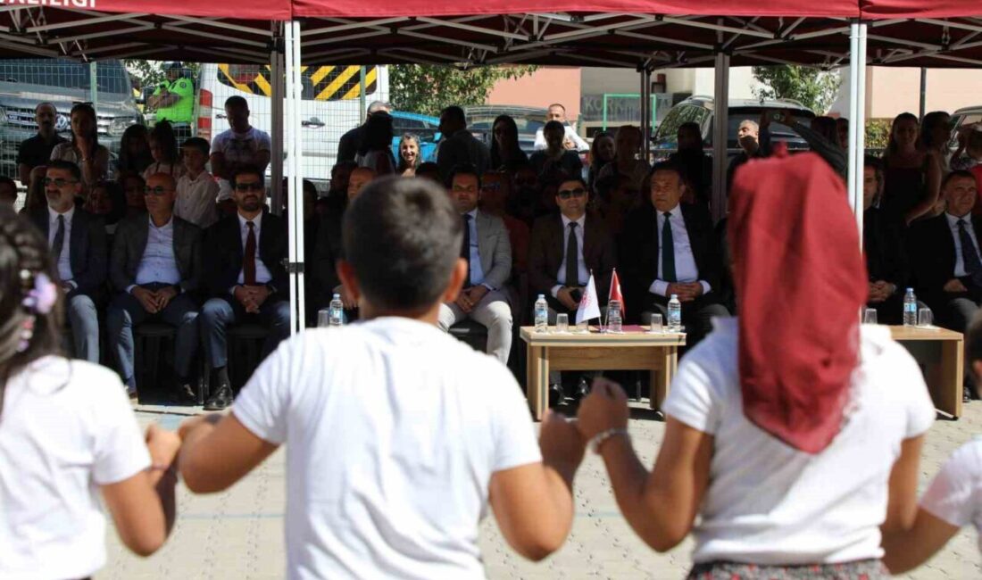 Tunceli'de İlköğretim Haftası coşkuyla kutlandı. Hoca Ahmet Yesevi İlkokulu'nda düzenlenen