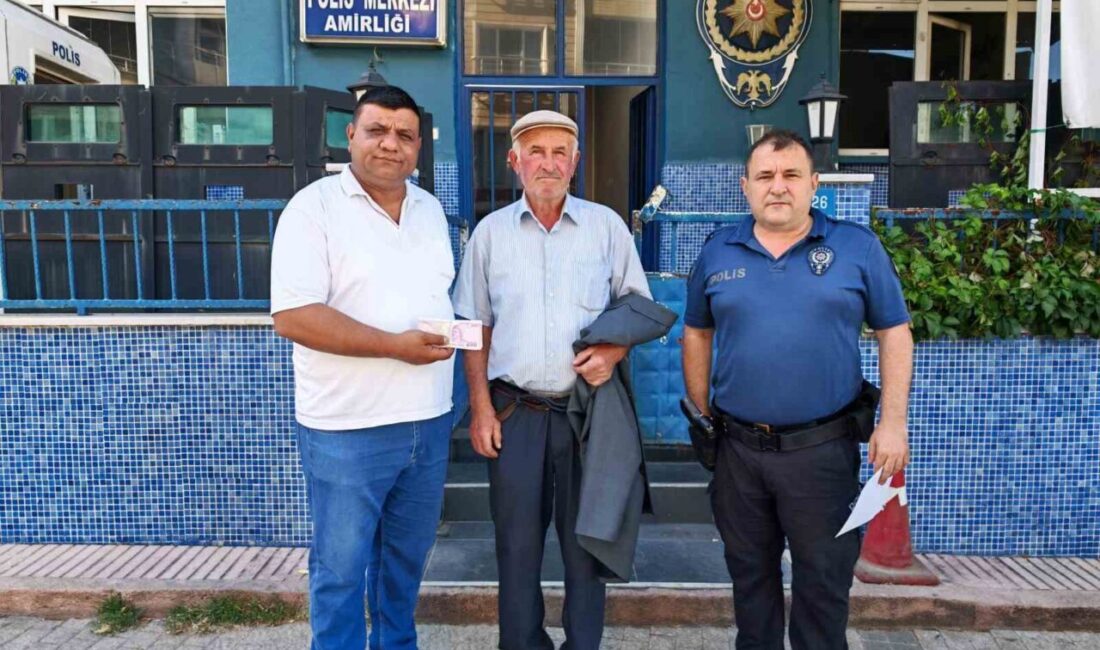 Tekirdağ'ın Malkara ilçesinde 78 yaşındaki çiftçi Nazım Karagöz, yürüyüşü sırasında