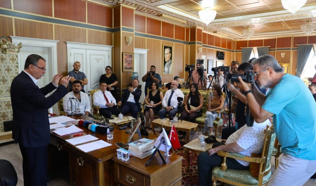 Yunusemre Belediye Başkanı Semih Balaban, düzenlediği basın toplantısında Eylül ayı