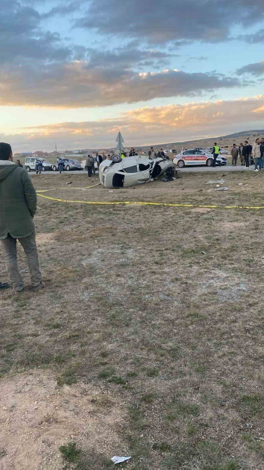 Afyonkarahisar İhsaniye'de 15 yaşındaki Emre El'in kullandığı araç, M.K.'nın otomobiliyle