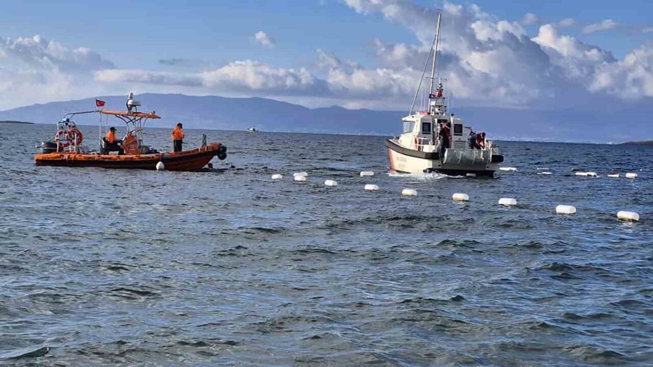 Muğla'nın Bodrum açıklarında bir lastik botun alabora olması sonucu, 16