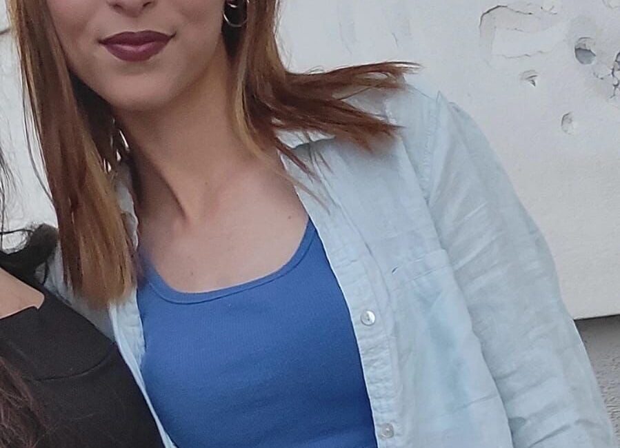 Denizli’de Kayıp Olan 16 Yaşındaki Bennur Gezgin İçin Arama Çalışmaları Başlatıldı Denizli'de yaşayan 16 yaşındaki Bennur Gezgin, sosyal hizmetler yurdundan izinsiz