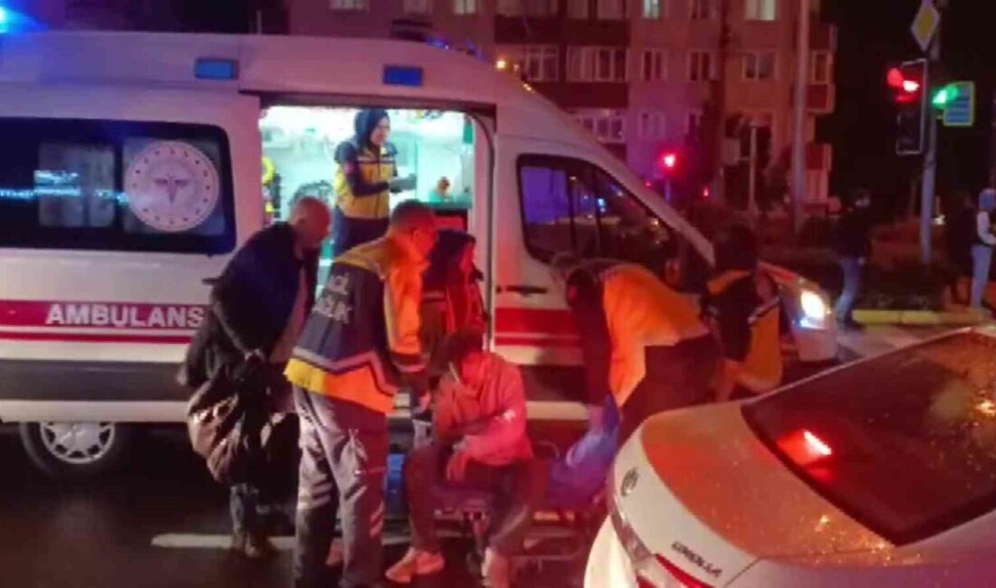 Kocaeli'nin Karamürsel ilçesinde E.R. yönetimindeki otomobil, D130 Karayolu'nda sarı ışıkta
