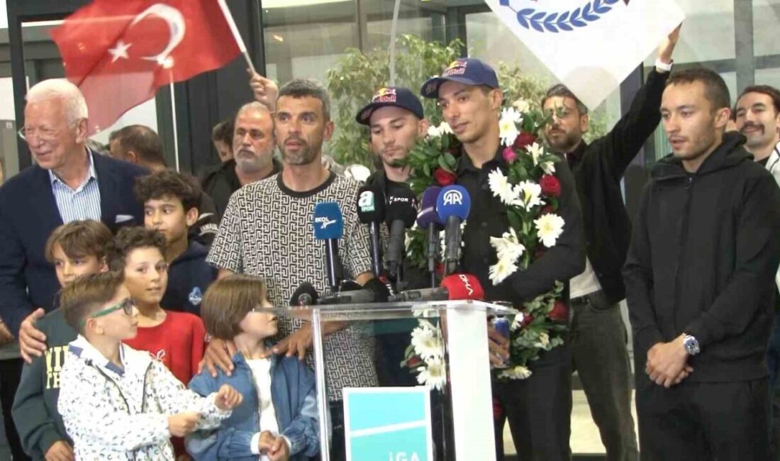 Toprak Razgatlıoğlu, 2025 Dünya Superbike Şampiyonası’nda 3. kez şampiyon olarak