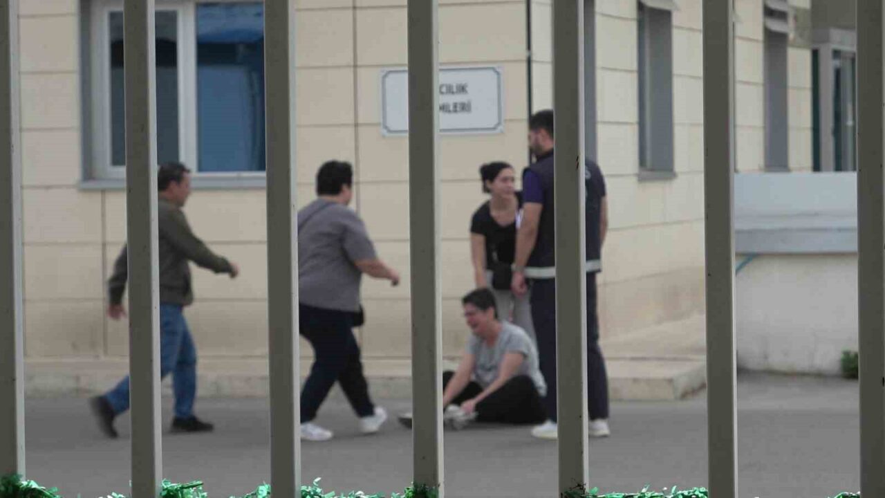 Antalya'da bir parkta hareketsiz bulunan 27 yaşındaki Gökhan Biçer'in hayatını