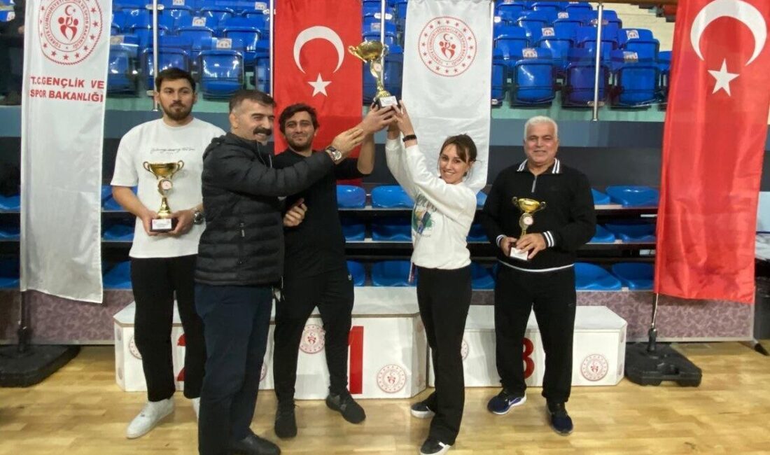 Düzce’de 29 Ekim Cumhuriyet Bayramı etkinlikleri kapsamında yapılan Taekwondo Cumhuriyet