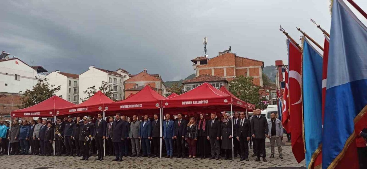 Zonguldak'ın Devrek ilçesinde 29 Ekim Cumhuriyet Bayramı'nın 102. yılı etkinlikleri