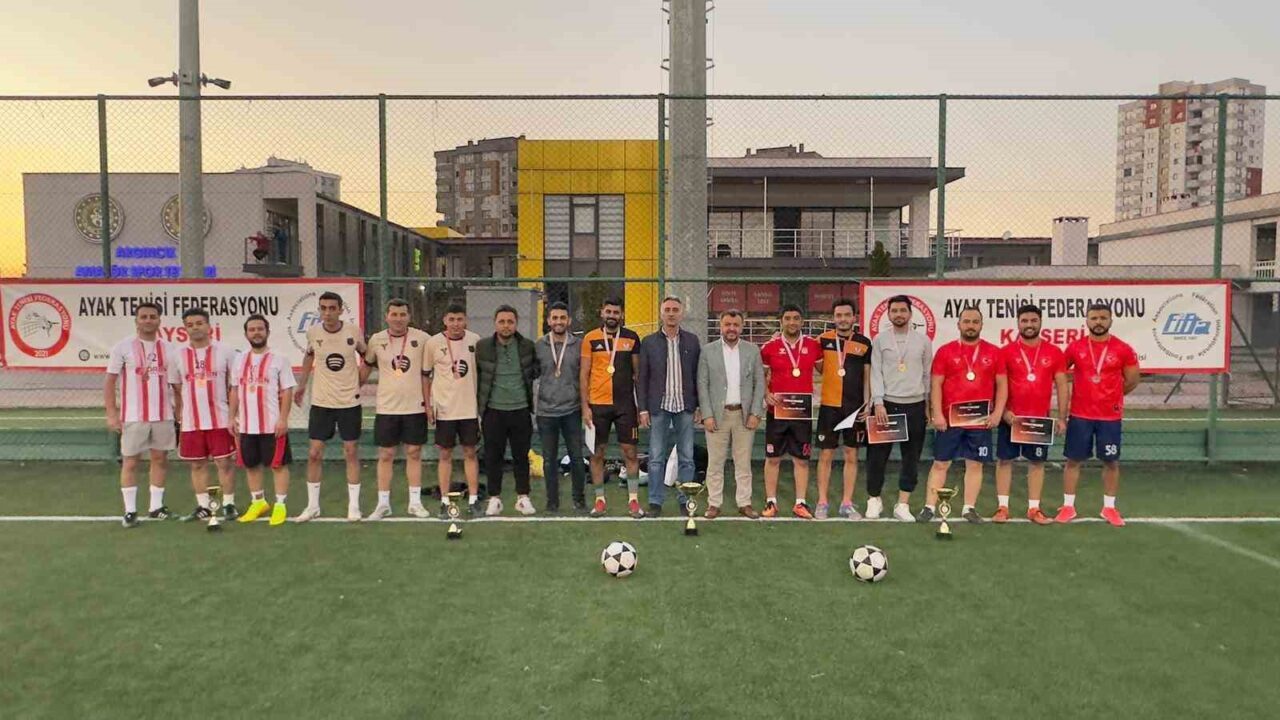 Kayseri'de düzenlenen 3. Kamu Spor Oyunları'nda Ayak Tenisi ve Masa