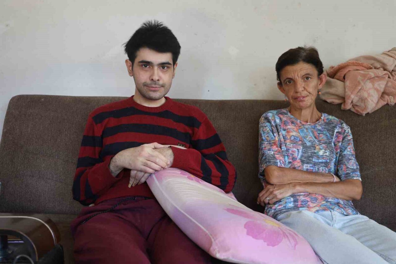 Hatay'da, maddi ve manevi kayıplar yaşayan Barış Özbay, 3 yıl