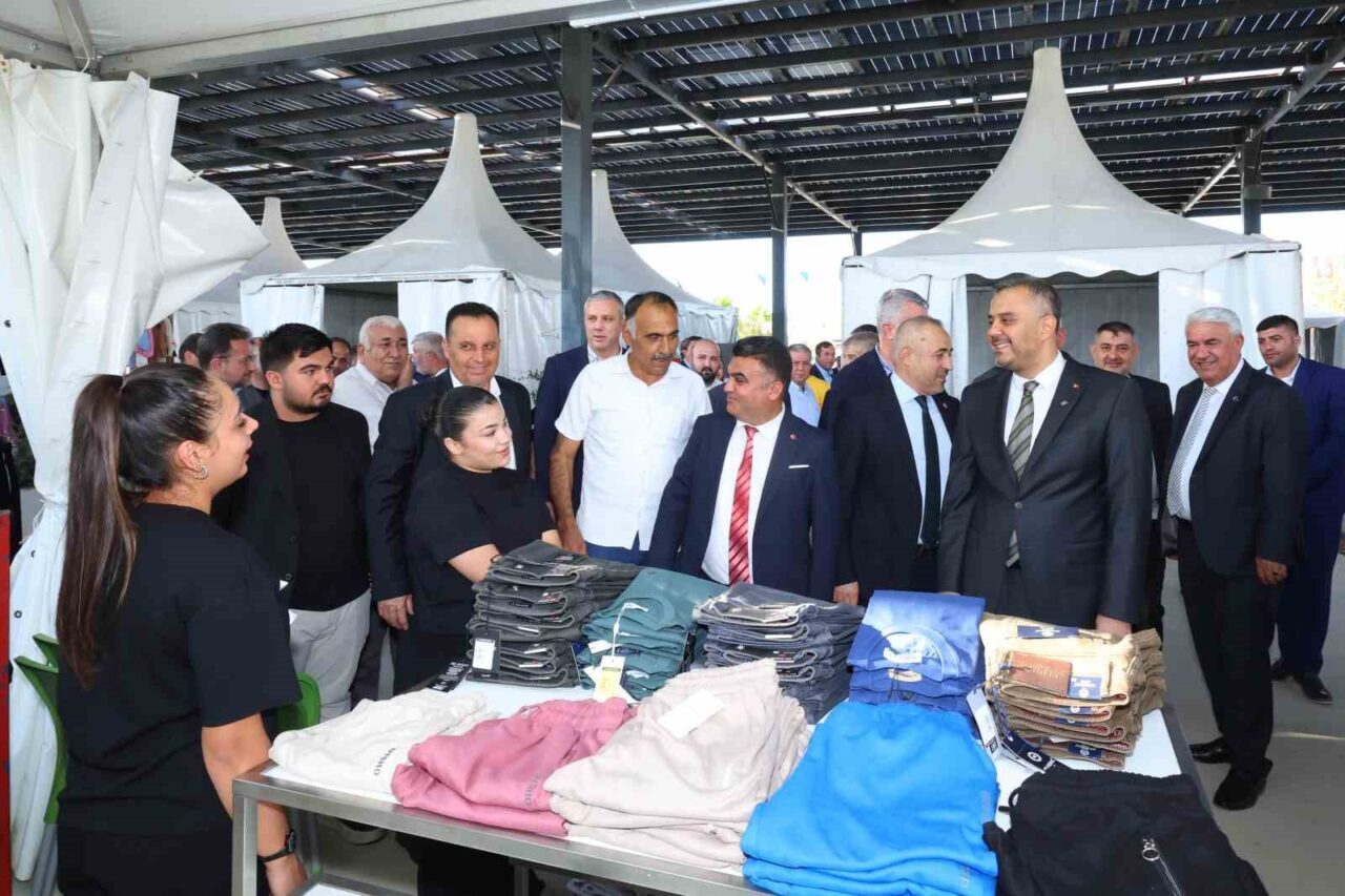 Kahramanmaraş'ta düzenlenen 6. Kahramanmaraş Alışveriş Fuarı, Onikişubat Belediyesi'nin ev sahipliğinde