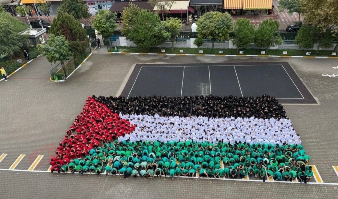 Bursa'nın Yıldırım ilçesindeki Şehit Piyade Onbaşı Orhan Tezcan İlköğretim Okulu'nda