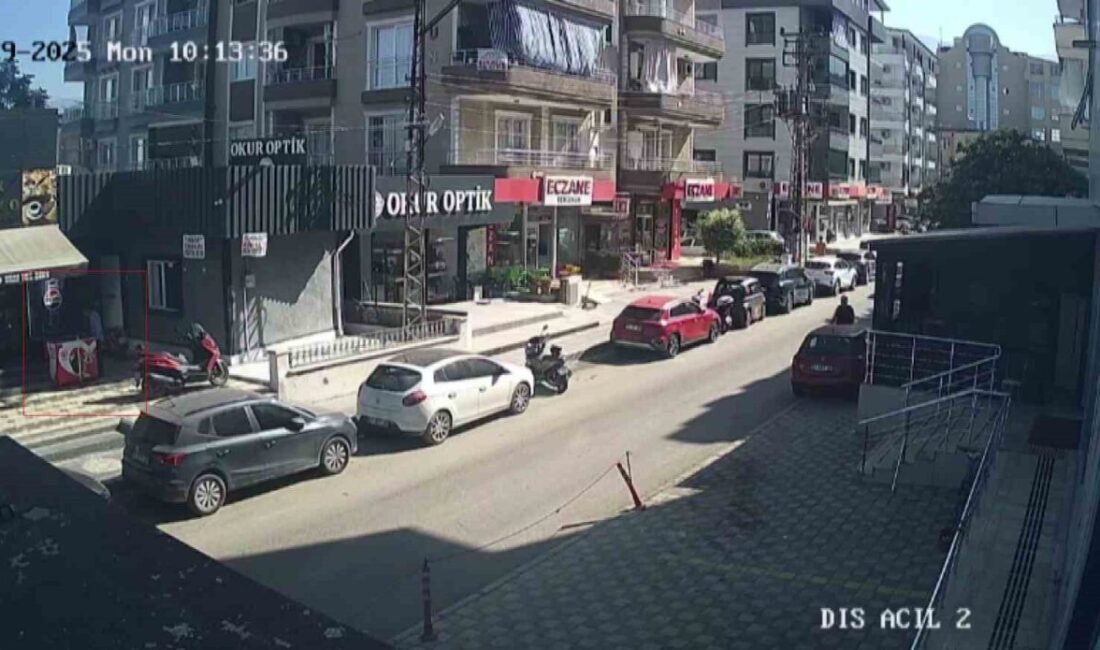 Hatay'ın İskenderun ilçesinde bir dondurma dolabından yaklaşık 7 bin TL