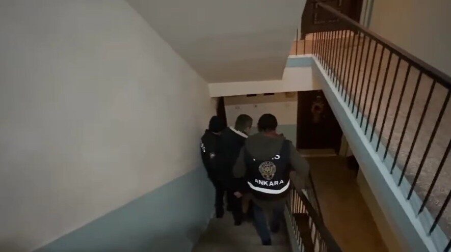 Ankara'da, 24 suç kaydı bulunan S.Ü., 7 yıldır gizlendiği su