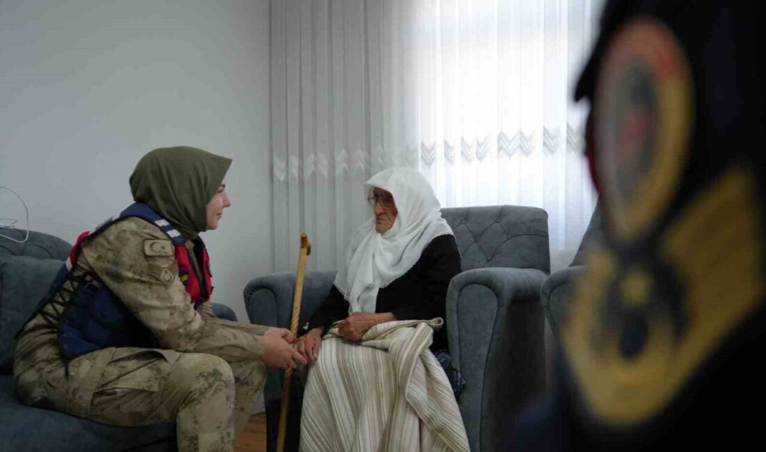 Bayburt'un İncili köyünde yaşayan 97 yaşındaki Rabiye Yazoğlu, vatan ve