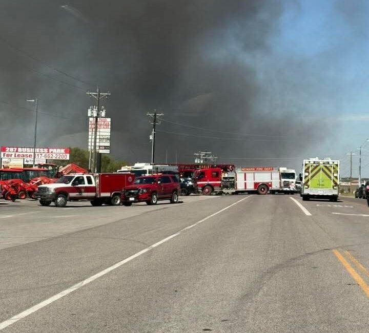 Teksas'ın Fort Worth kentinde bir küçük uçağın karavan parkına düşmesi