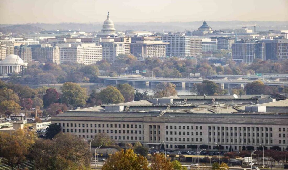 Pentagon’un Yeni Basın Erişim Politikasına Tepkiler Artıyor: Gazeteciler Ofisleri Terk Etti ABD'deki 30 basın kuruluşu, Pentagon’un yeni basın erişim politikasını basın