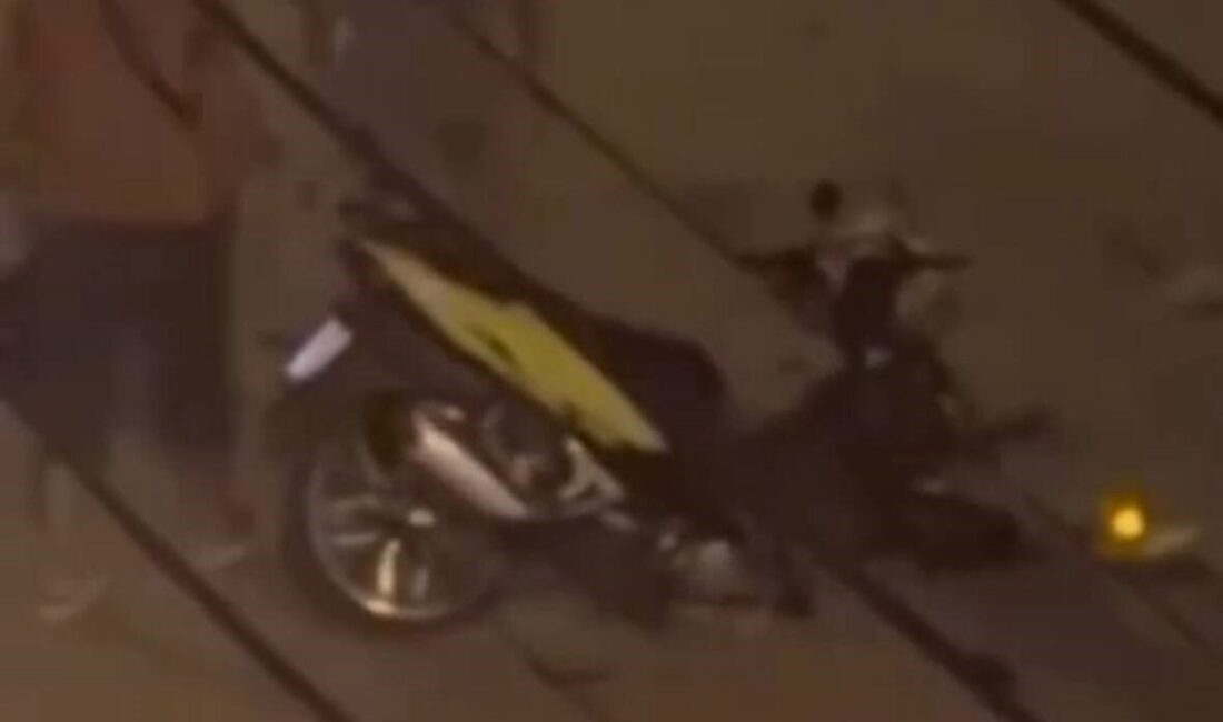 Adana’da Motosikletlerin Kafa Kafaya Çarpışması Sonucu İki Kişi Yaralandı Adana'nın Seyhan ilçesinde meydana gelen motosiklet kazasında iki sürücü yaralandı.