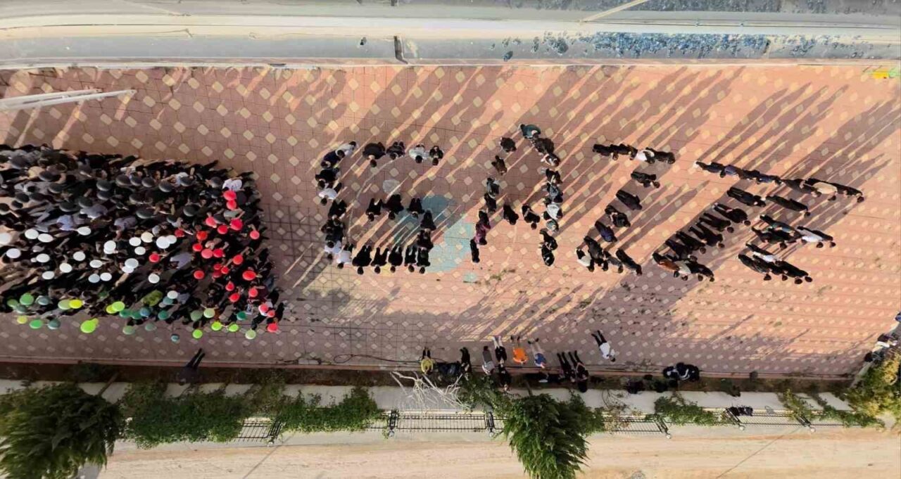 Adıyaman Doğa Koleji öğrencileri, Filistin halkına destek amacıyla, okul bahçesinde
