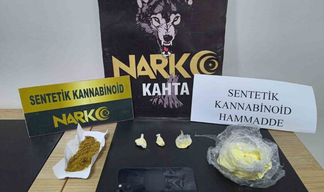 Adıyaman'da yürütülen uyuşturucu operasyonlarında 18 kişinin gözaltına alınmasından 12'si tutuklandı.