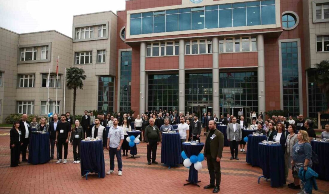 Adnan Menderes Üniversitesi’nde 2025 Mezunlar Buluşması gerçekleşti Aydın Adnan Menderes Üniversitesi, "2025 Mezunlar Buluşması" etkinliğini Rektörlük Bahçesi'nde