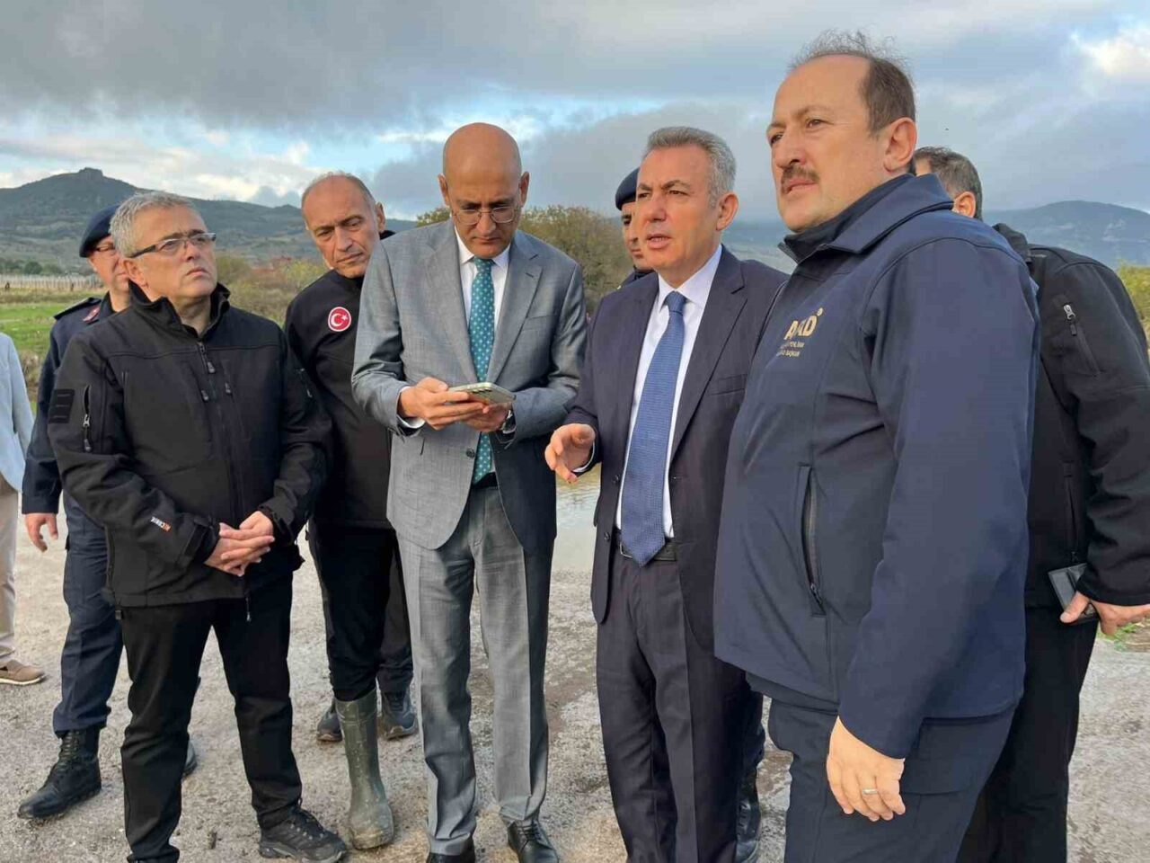 Foça’da Sel Sularına Kapılarak Kayıp Olan Yaşlı Adam İçin Arama Çalışmaları Yeniden Başlatıldı