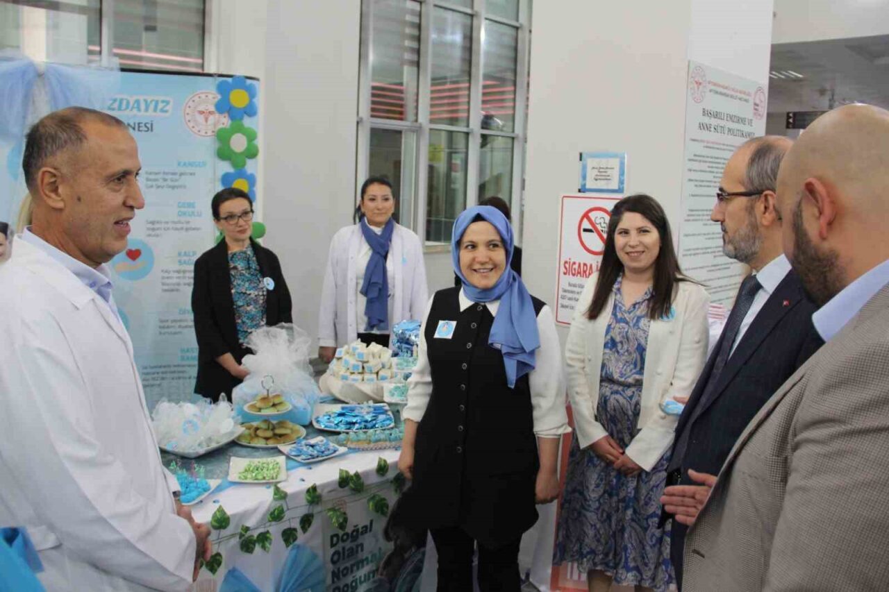 Emzirme Haftası nedeniyle Afyonkarahisar Devlet Hastanesi’nde farkındalık etkinliği düzenlendi. İl