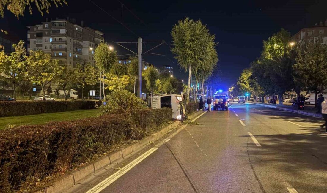 Kayseri Melikgazi’de Alkollü Sürücü Ağaç Devirdi, Yaralı Yok Kayseri'nin Melikgazi ilçesinde F.P. idaresindeki hafif ticari araç, alkollü sürücünün