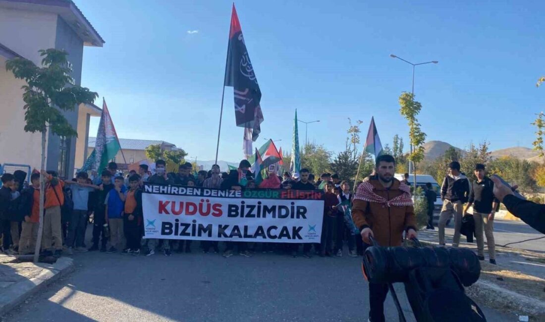 Patnos’ta Gazze’ye Destek Yürüyüşü: Binlerce Kişi “Özgür Filistin” Diyerek Sesini Yükseltti Patnos'ta, Gazze’ye yönelik saldırılara karşı binlerce kişi yürüyüş düzenledi. İslami