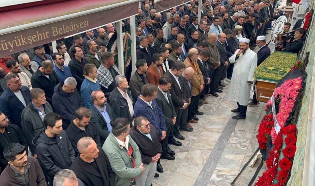 İbrahim Çil, Oğlu AK Parti Eskişehir İl Başkan Yardımcısı Mehmet Ali Çil’in Son Yolculuğuna Uğurlandı AK Parti Eskişehir İl Başkan Yardımcısı Mehmet Ali Çil’in babası