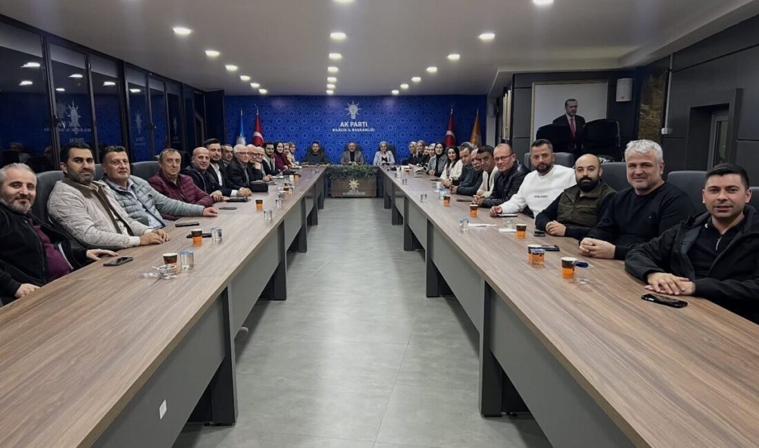 AK Parti Bilecik İl Başkanlığı Toplantısında Gelecek Hedefleri Belirlendi AK Parti Bilecik İl Başkanlığı, İl Başkanı Serkan Yıldırım liderliğinde