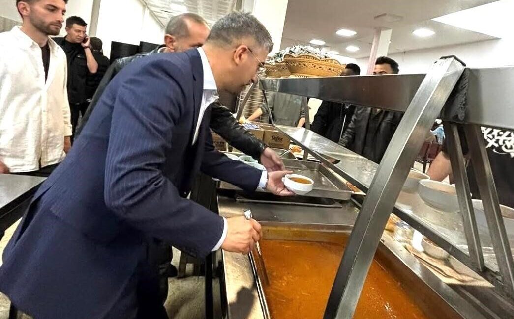 AK Parti Erzurum İl Gençlik Kolları, Atatürk Üniversitesi kampüsünde "Kampüse