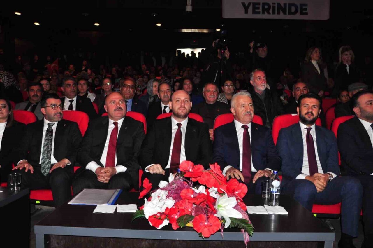 AK Parti Genel Başkan Yardımcısı Ahmet Büyükgümüş, Kars'ta düzenlenen Genişletilmiş