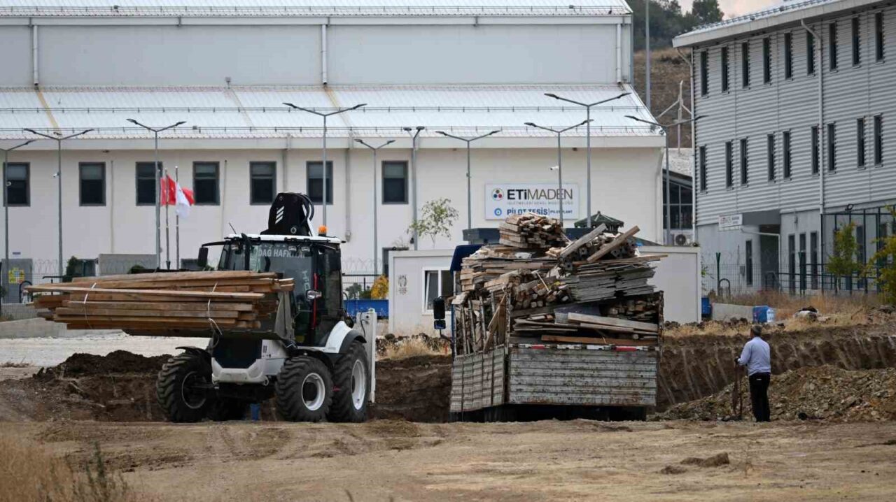 AK Parti Eskişehir İl Başkanı Gürhan Albayrak, CHP'nin Beylikova'daki Nadir