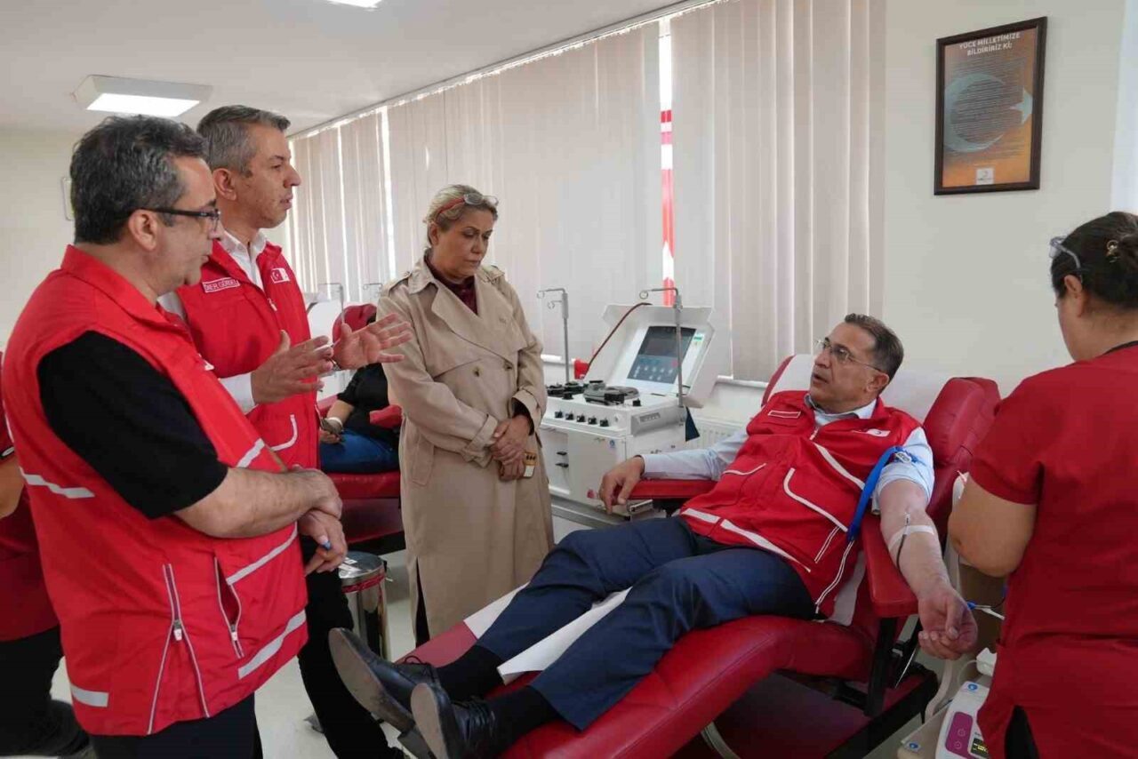 AK Parti Manisa İl Başkanlığı, Kızılay Haftası dolayısıyla kan bağışı