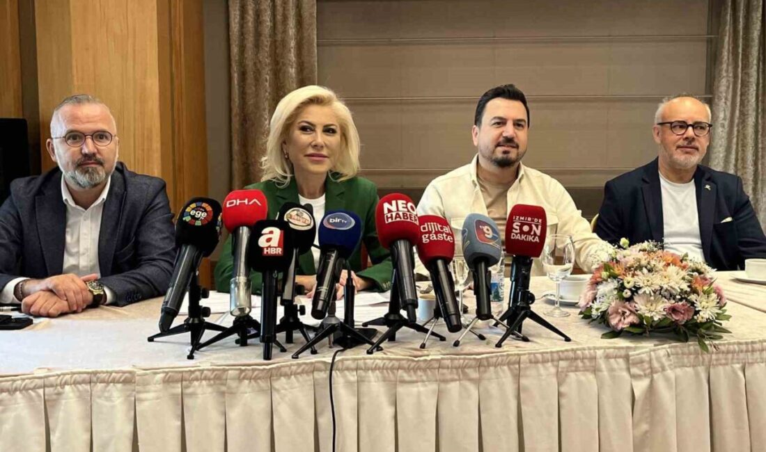 AK Parti İzmir Milletvekili Şebnem Bursalı, İzmir'de basın buluşmasında eski